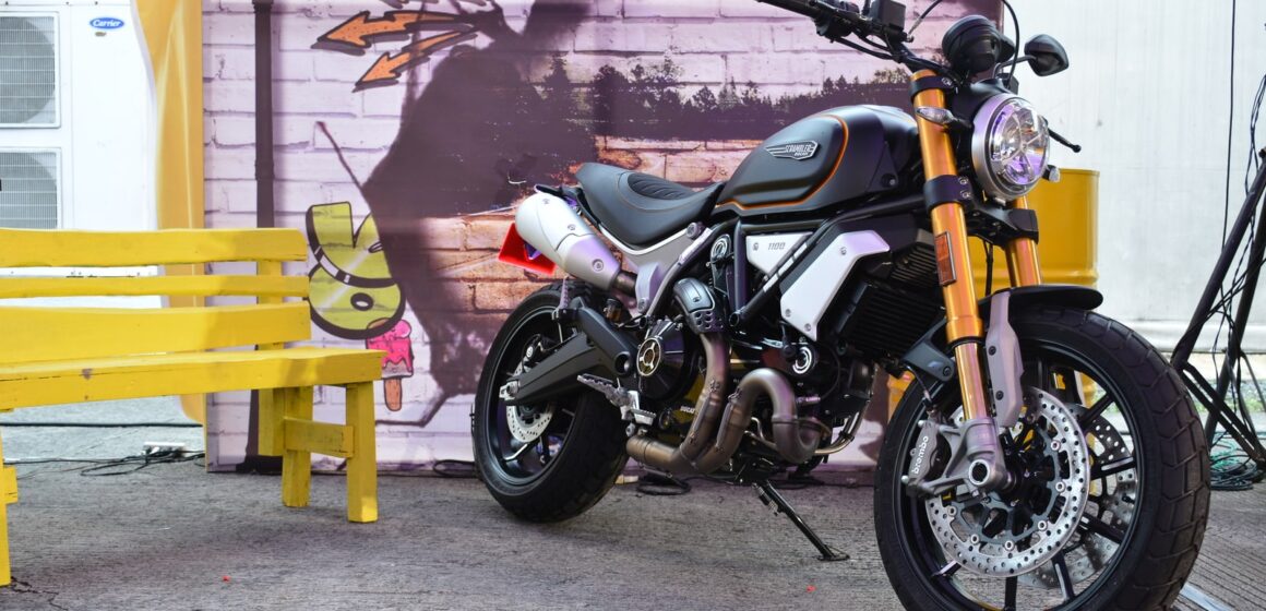 32885214_ducati-scrambler-motorcycle-at-philippine-moto-heritage-weekend-min moto