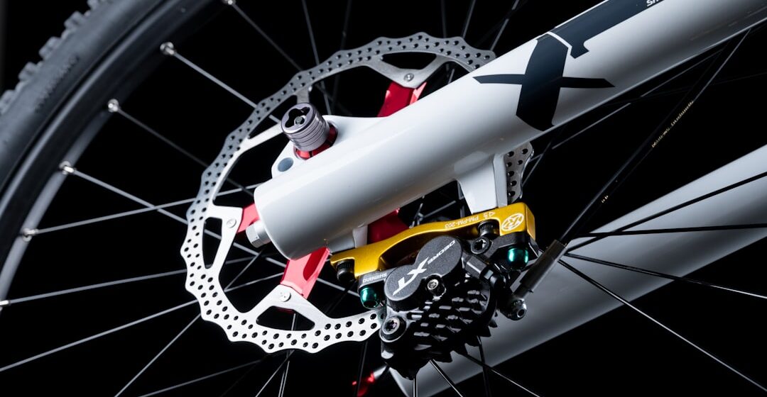bike-part un gros plan d'un pneu à vélo et des rayons