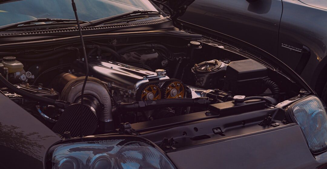 problem-motor Gros plan d'un moteur de voiture avec turbocompresseur