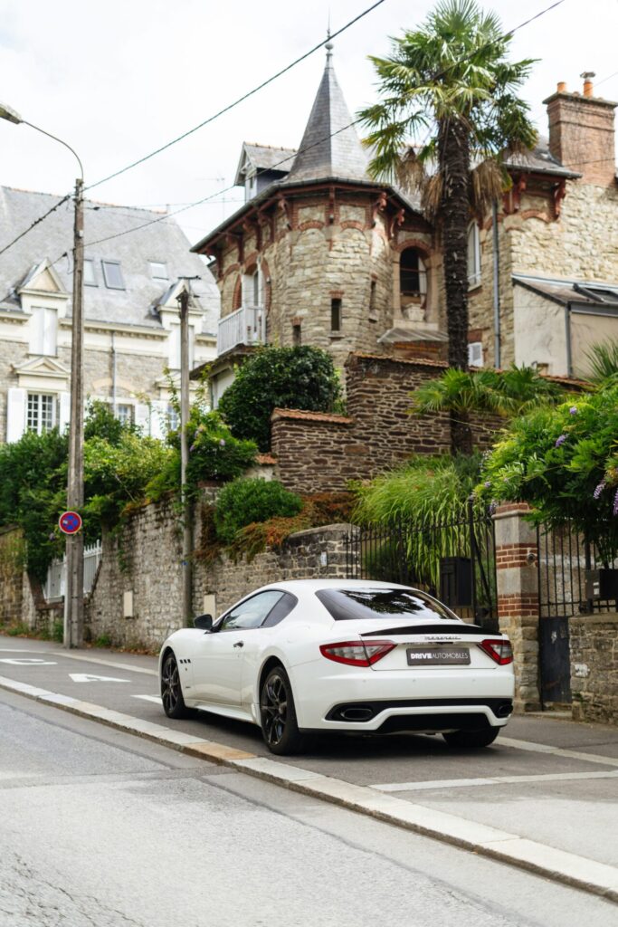 Guide complet pour savoir quelle voiture acheter si on roule peu.