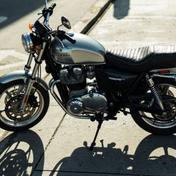 peut-on-garer-sa-moto-sur-le-trottoir-face-a-la-loi-actuelle Peut-on garer sa moto sur le trottoir face à la loi actuelle
